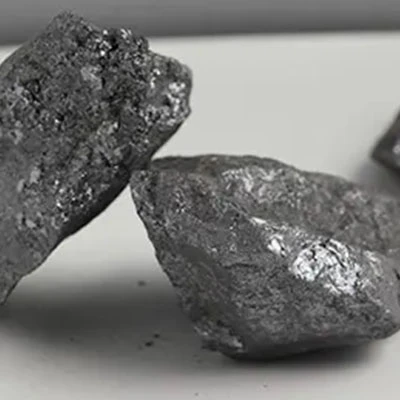 Protuberâncias de silício com alto teor de carbono para produtos metálicos